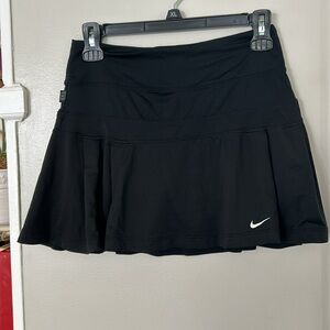 Nike dri fit skirt size small